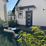 Feriehus Tiny House Am Dillich - Schwimmteich - Klimaanlage - Hunde Willkommen - Eigener Garten