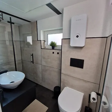 Tiny House Am Dillich - Schwimmteich - Klimaanlage - Hunde Willkommen - Eigener Garten Holiday home Borken (Hessen)