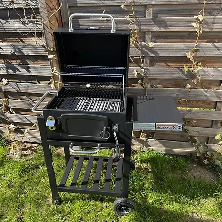 Дом отдыха Tiny House Am Dillich - Hunde Willkommen - Eigener Eingezaeunter Garten - Ruhige Lage - Klima Borken (Hessen)