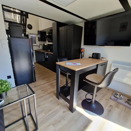 Tiny House Am Dillich - Schwimmteich - Klimaanlage - Hunde Willkommen - Eigener Garten * Borken (Hessen)