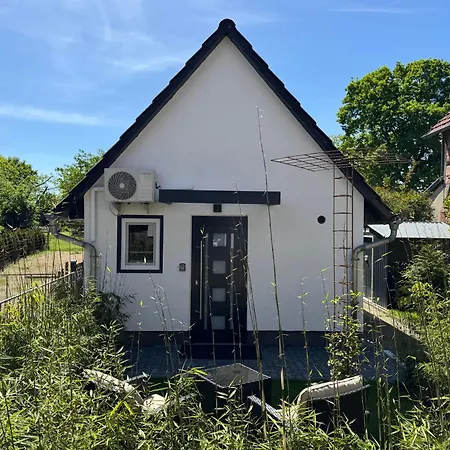 Tiny House Am See Dillich - Hunde Willkommen - Eigener Eingezaeunter Garten - Ruhige Lage - Klima *