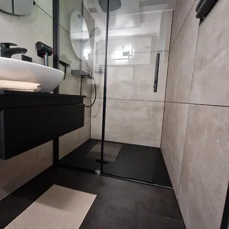 Holiday home Tiny House Am Dillich - Schwimmteich - Klimaanlage - Hunde Willkommen - Eigener Garten *
